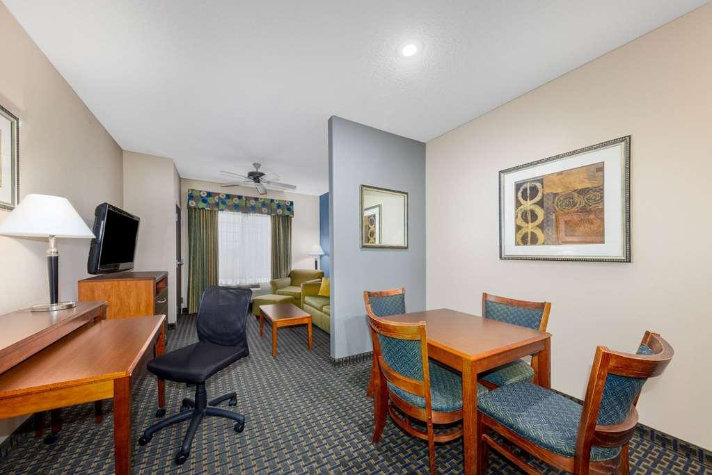 Baymont By Wyndham Pratt Hotell Rum bild